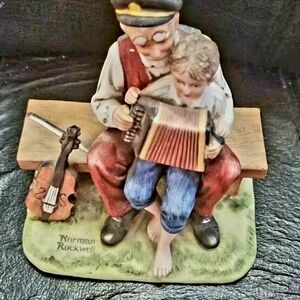 1980 VINTAGE NORMAN ROCKWELL "THE MUSIC LESSON" PORCELAIN FIGURINE GREAT DETAIL